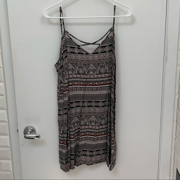 Forever 21 Criss Cross Tribal Flowy Dress - Picture 4 of 9